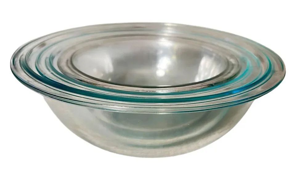Vintage Pyrex Glass Mixing /Nesting Bowl Set (3-Pieces) #322 #323 & #325 READ